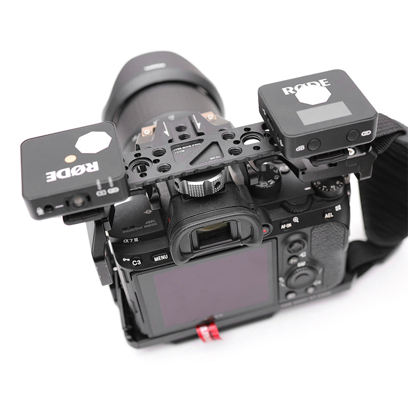 Vlogger Dual Cold Shoe Bracket Extension Bar with Built-in 1/4" and 3/8" Threads
