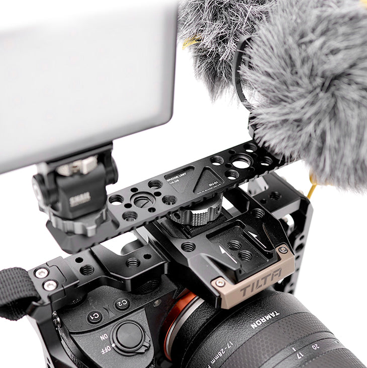 Vlogger Dual Cold Shoe Bracket Extension Bar with Built-in 1/4" and 3/8" Threads