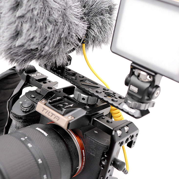 Vlogger Dual Cold Shoe Bracket Extension Bar with Built-in 1/4" and 3/8" Threads