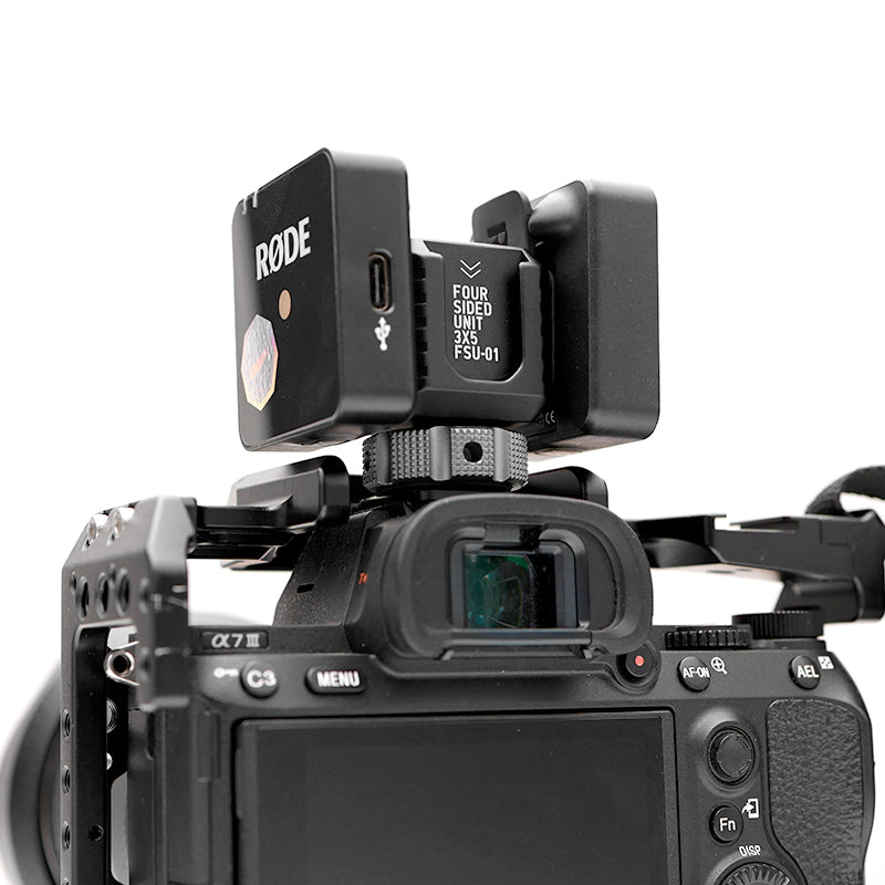 Vlogger 4-Side Cold Shoe Mount Adapter Camera Hot Shoe Unit