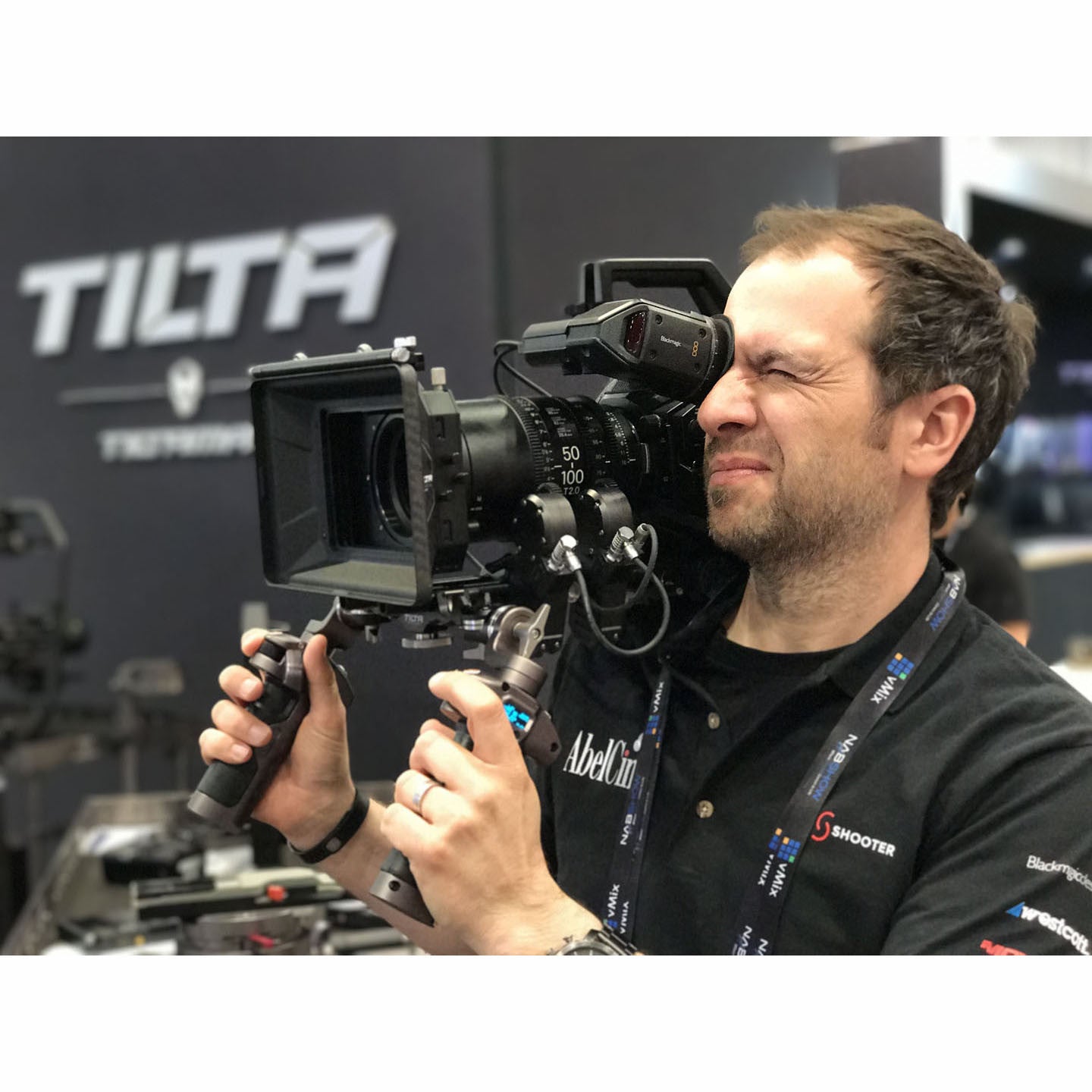 TiLTA Nucleus-M Wireless Follow Focus Lens Control System Wireless Follow Focus - CINEGEARPRO